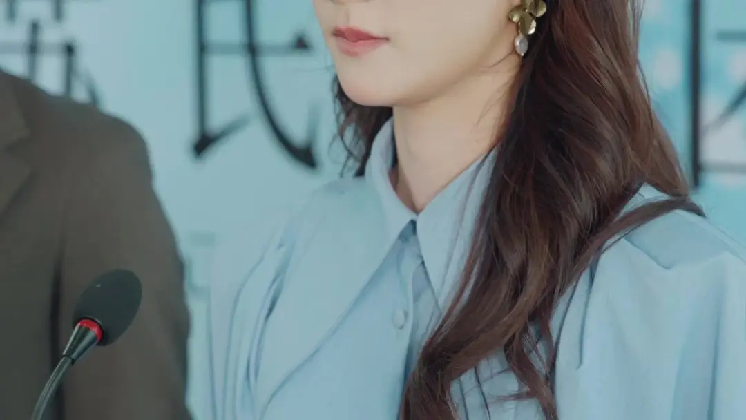 The Vest Guy’s Epic Fail at the Press Conference