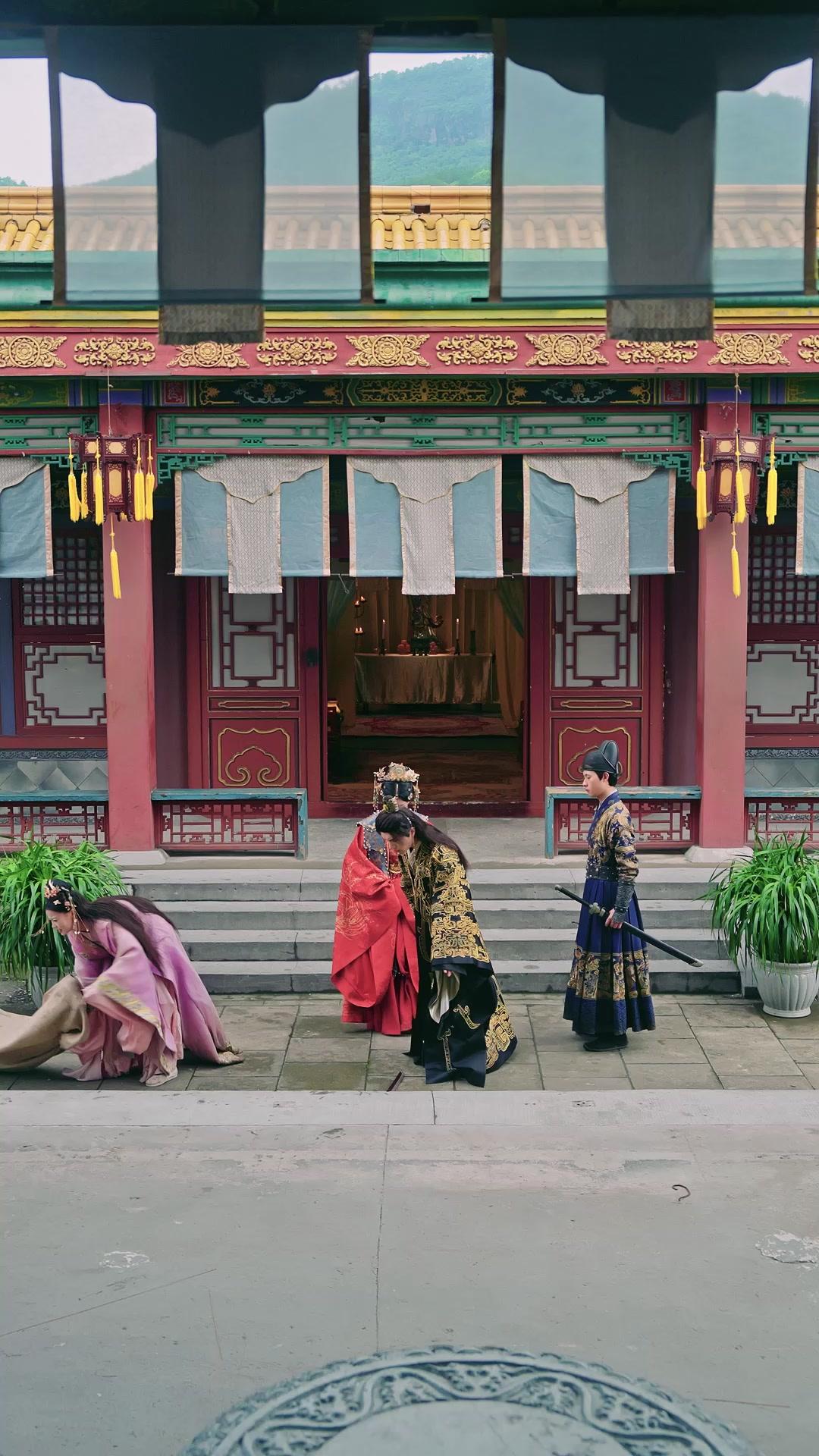 Der Tyrann und die Erzprinzessin