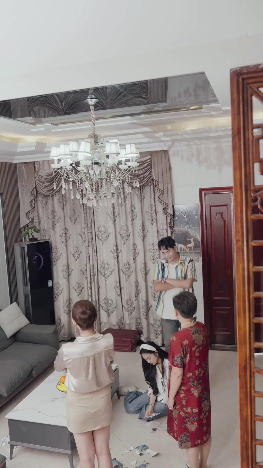  Putri Kaya Disangka Pembantu