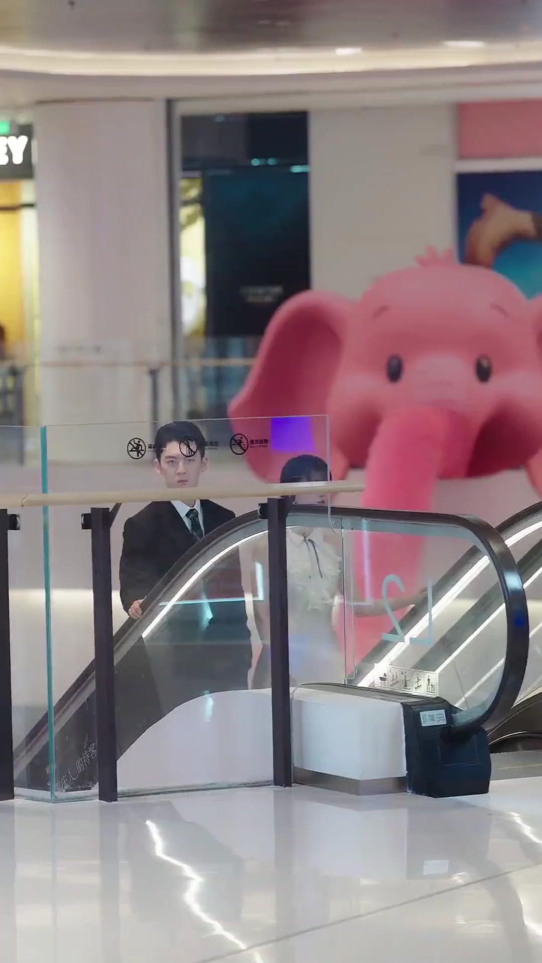 (Sulih suara)Adik Tiriku, Mantan Pacarku