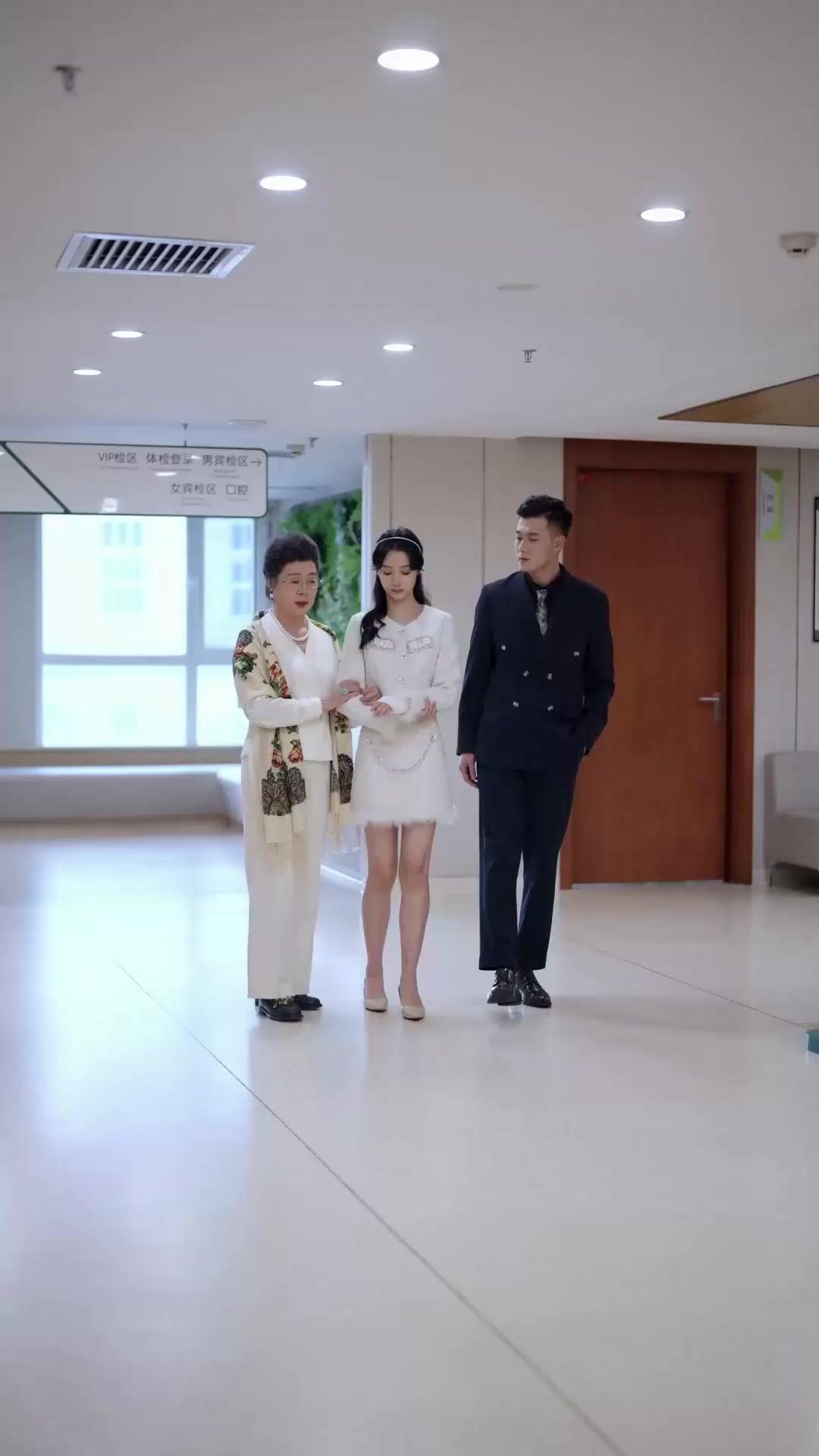 (Dubbed)Winter Romance at the Grand Hotel