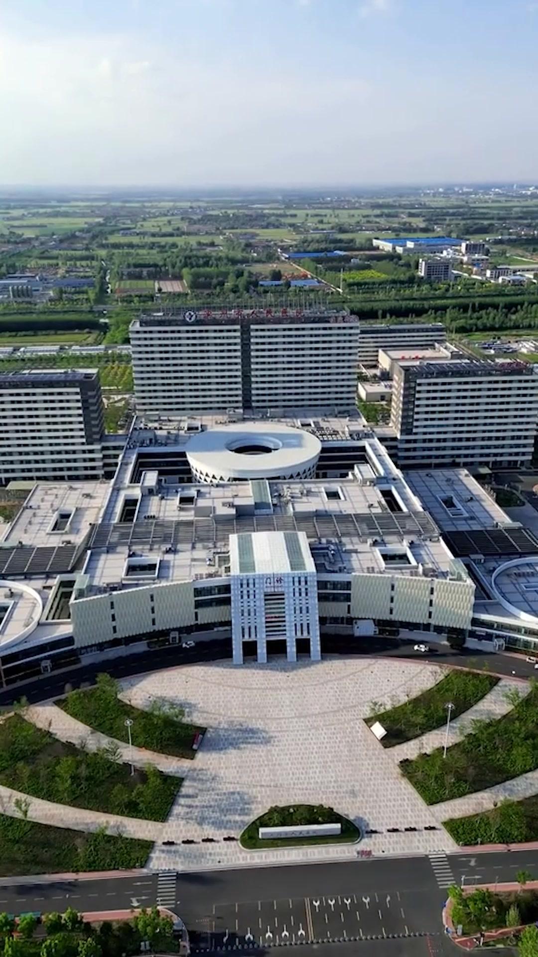 Wanita Misterius Bertopeng