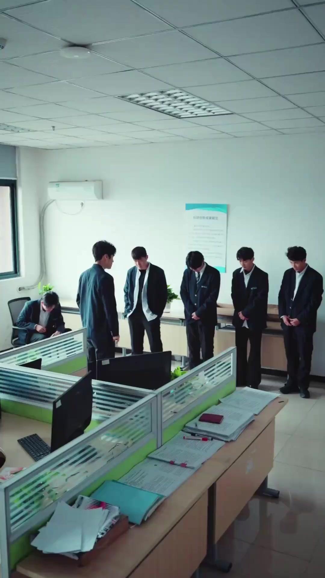 (더빙) 전학생, 그놈이 왔다