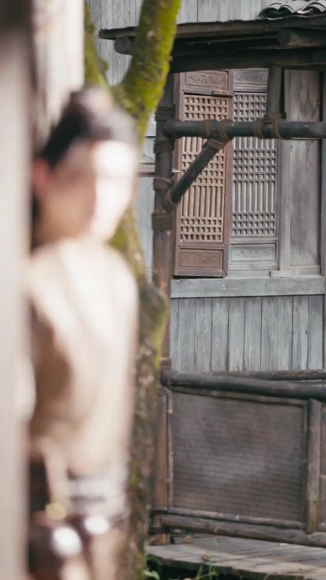 (مدبلج) أنينُ السيوف... ووجعُ القلوب