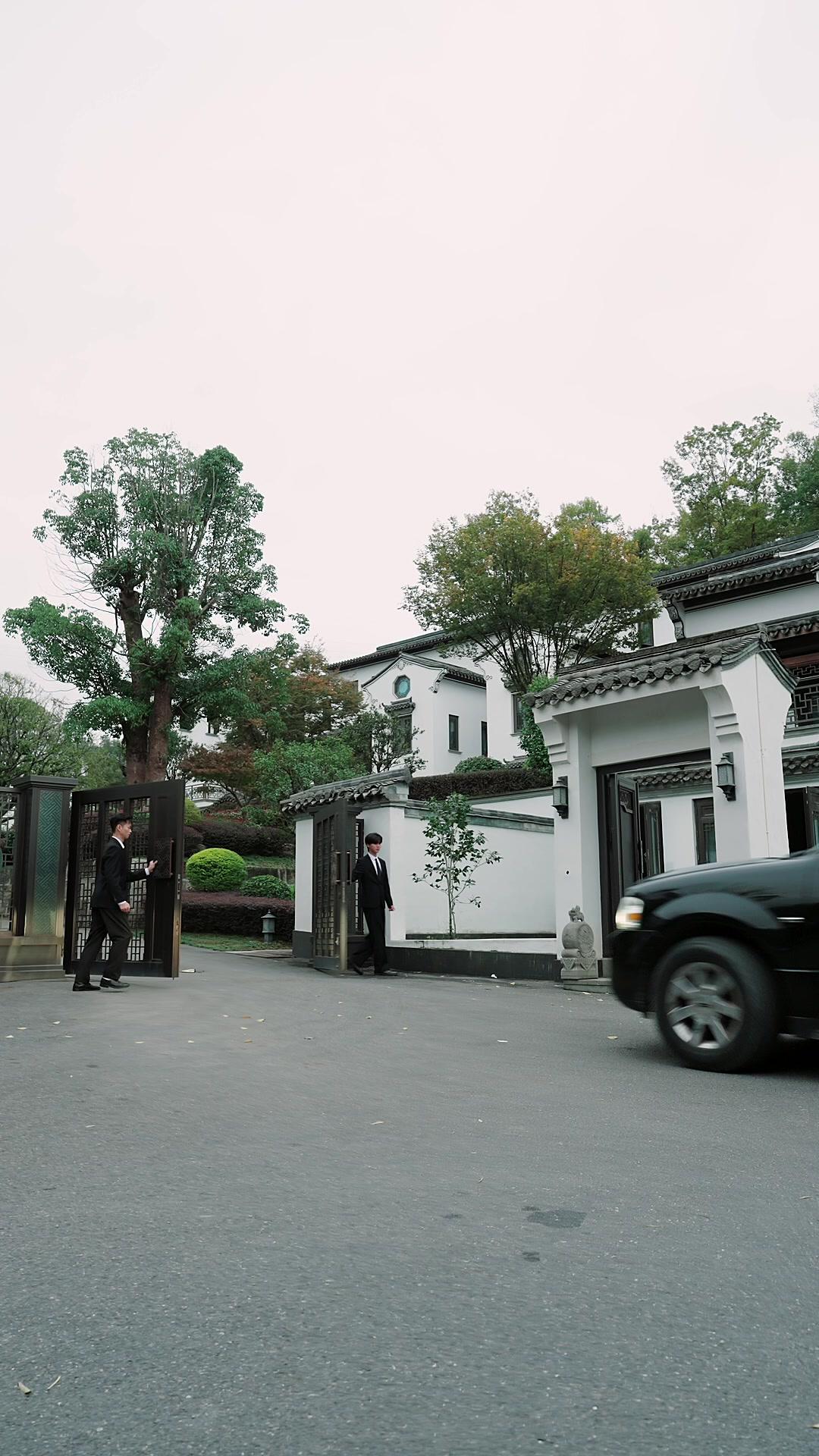 Prima Notte, Camera Sbagliata