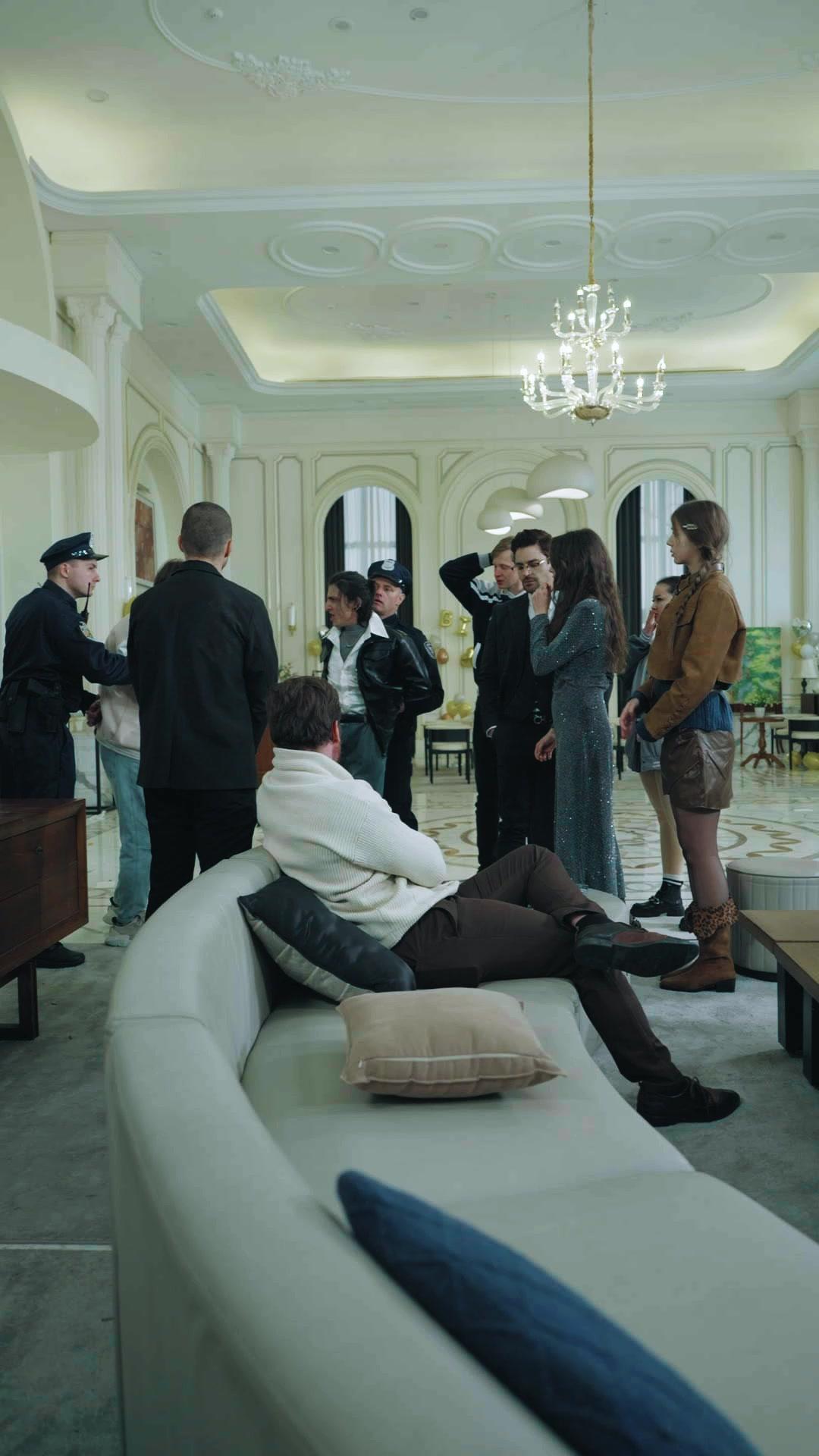 King Returns on Christmas Eve