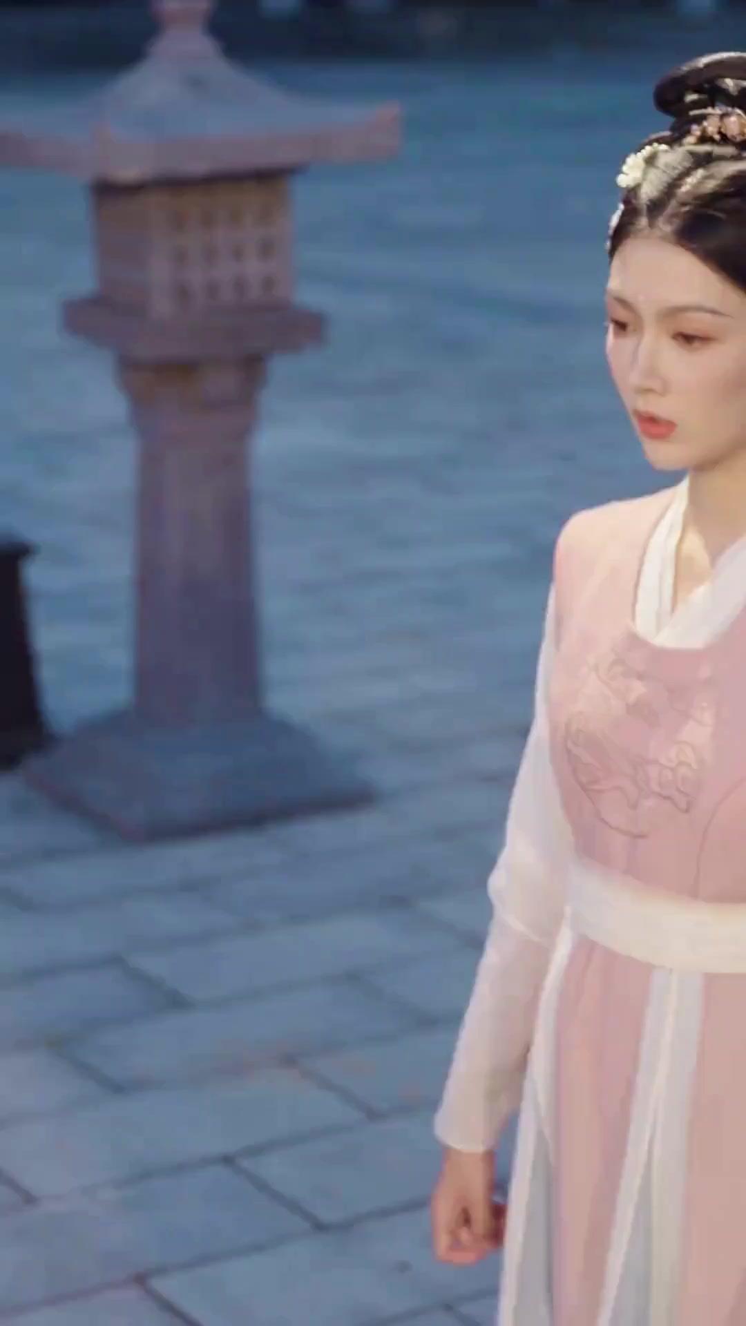 (Doublage) DU NÉANT, L'IMPÉRATRICE