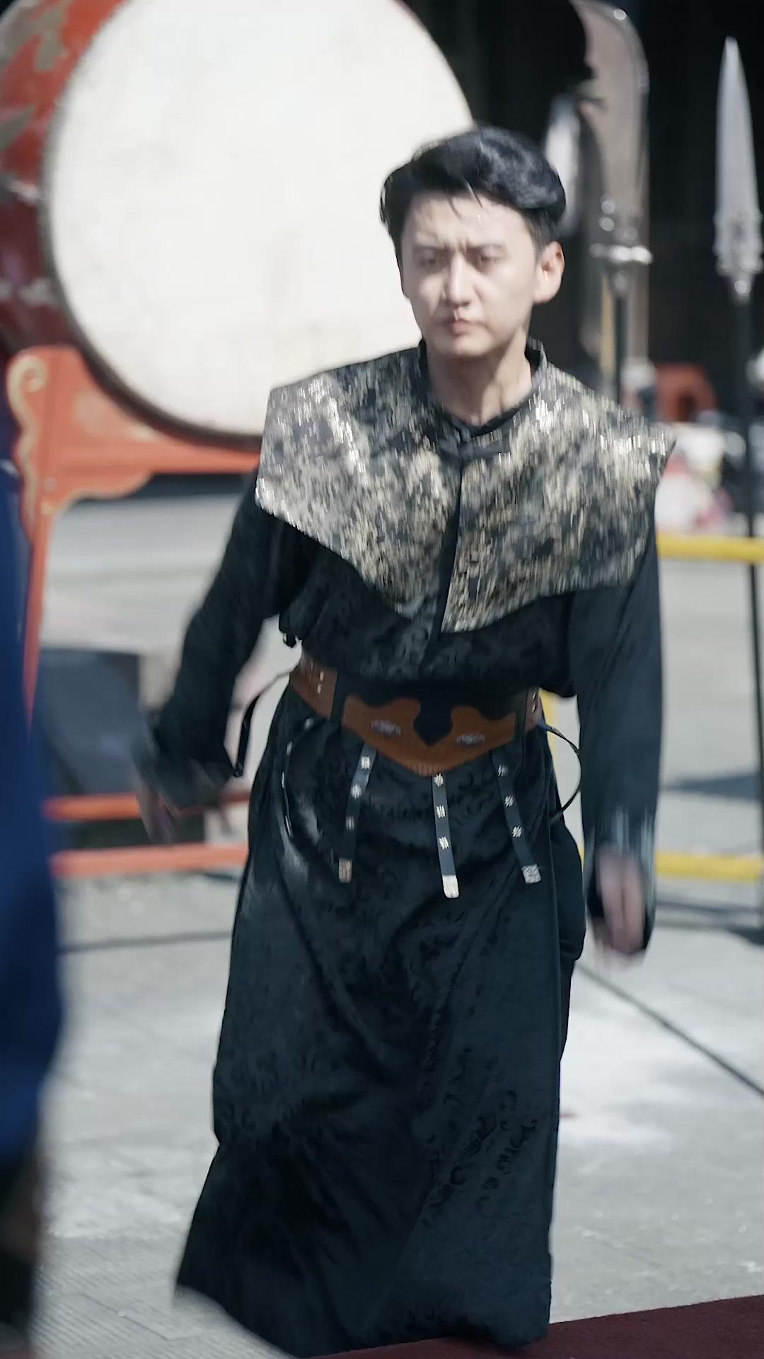  النهوض العكسي: اختراق قبة السماء