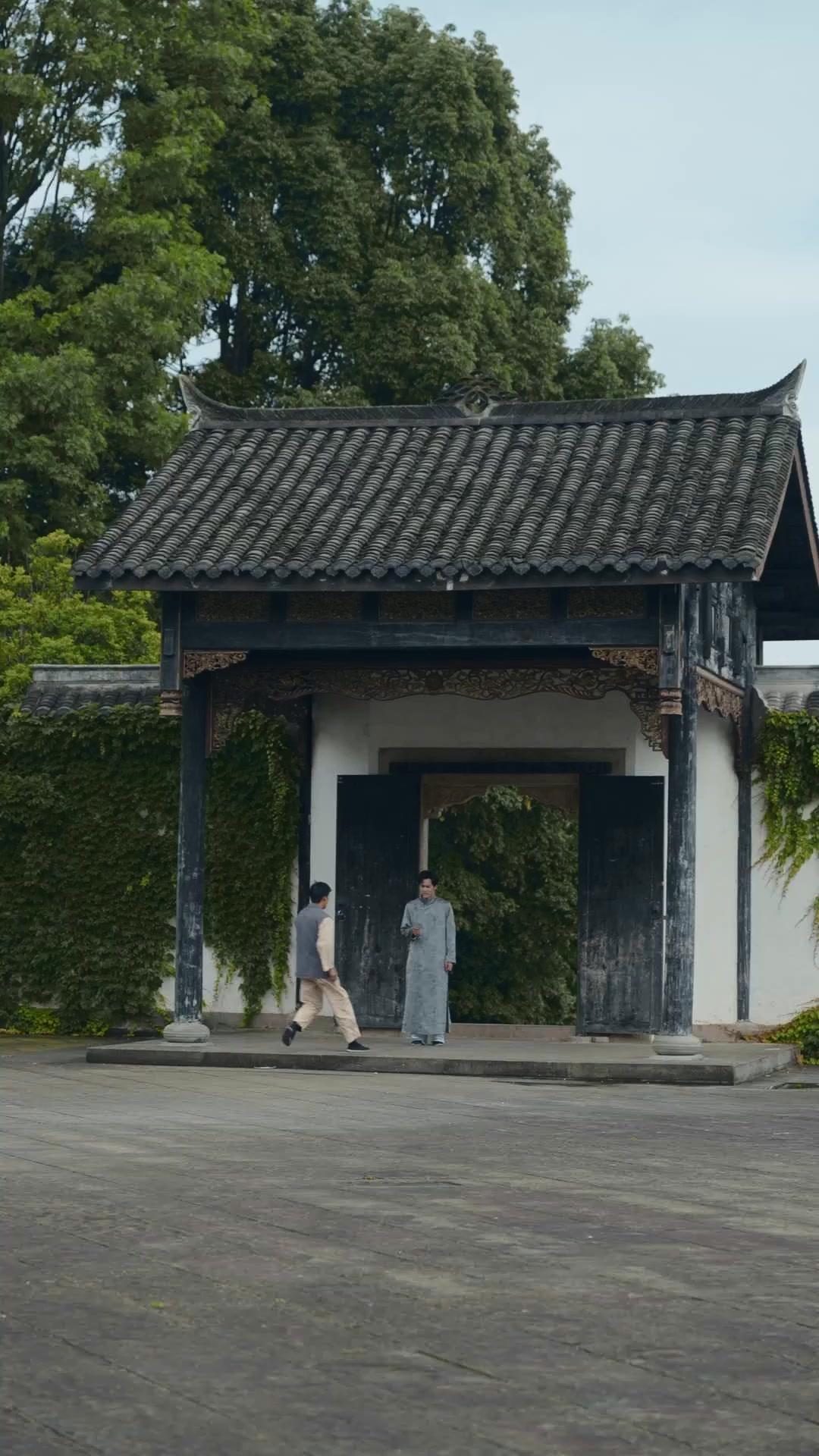 Cinta yang Tidak Tersurat