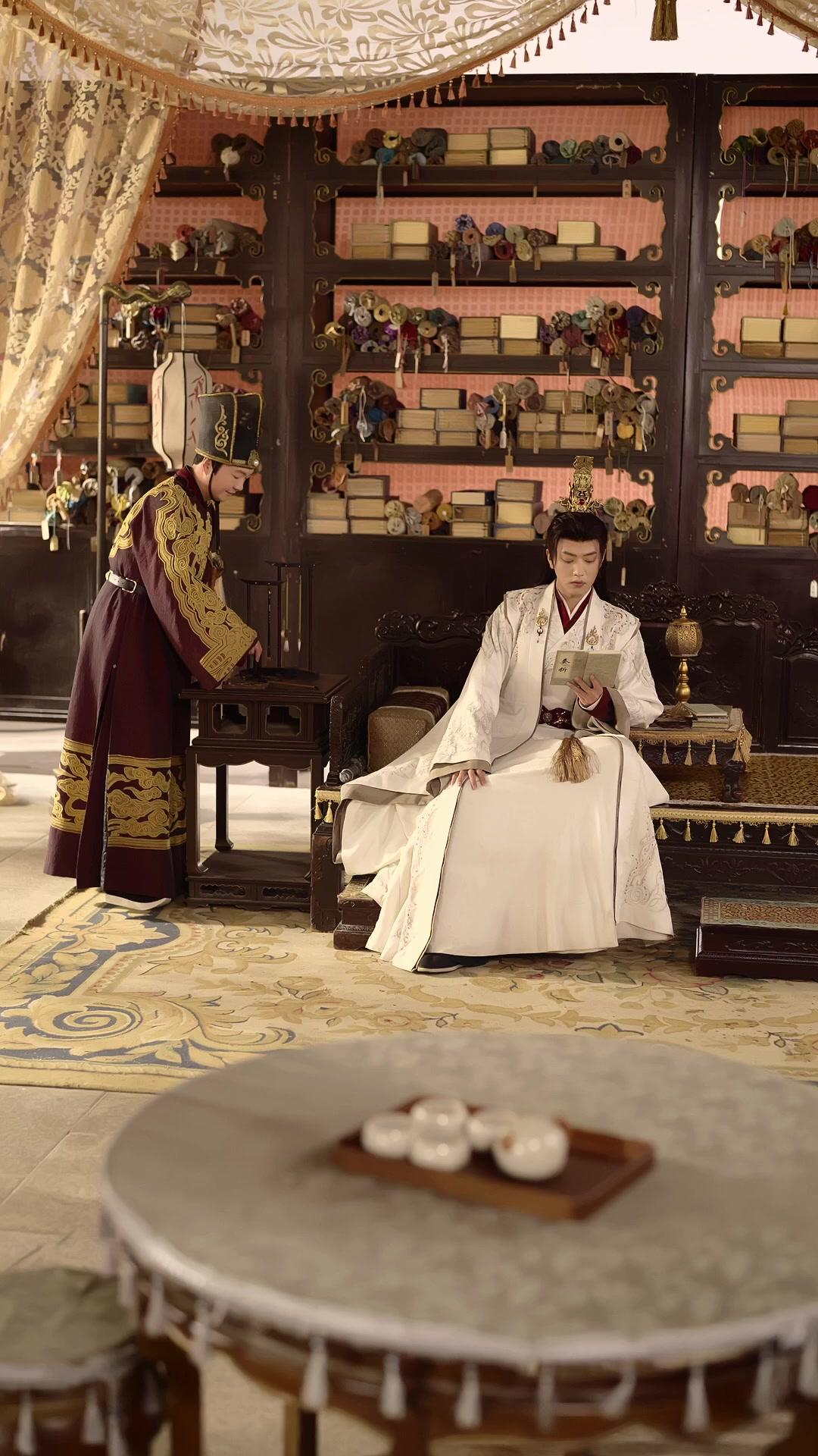 後宮ハードモード！暴君の心を読む侍女