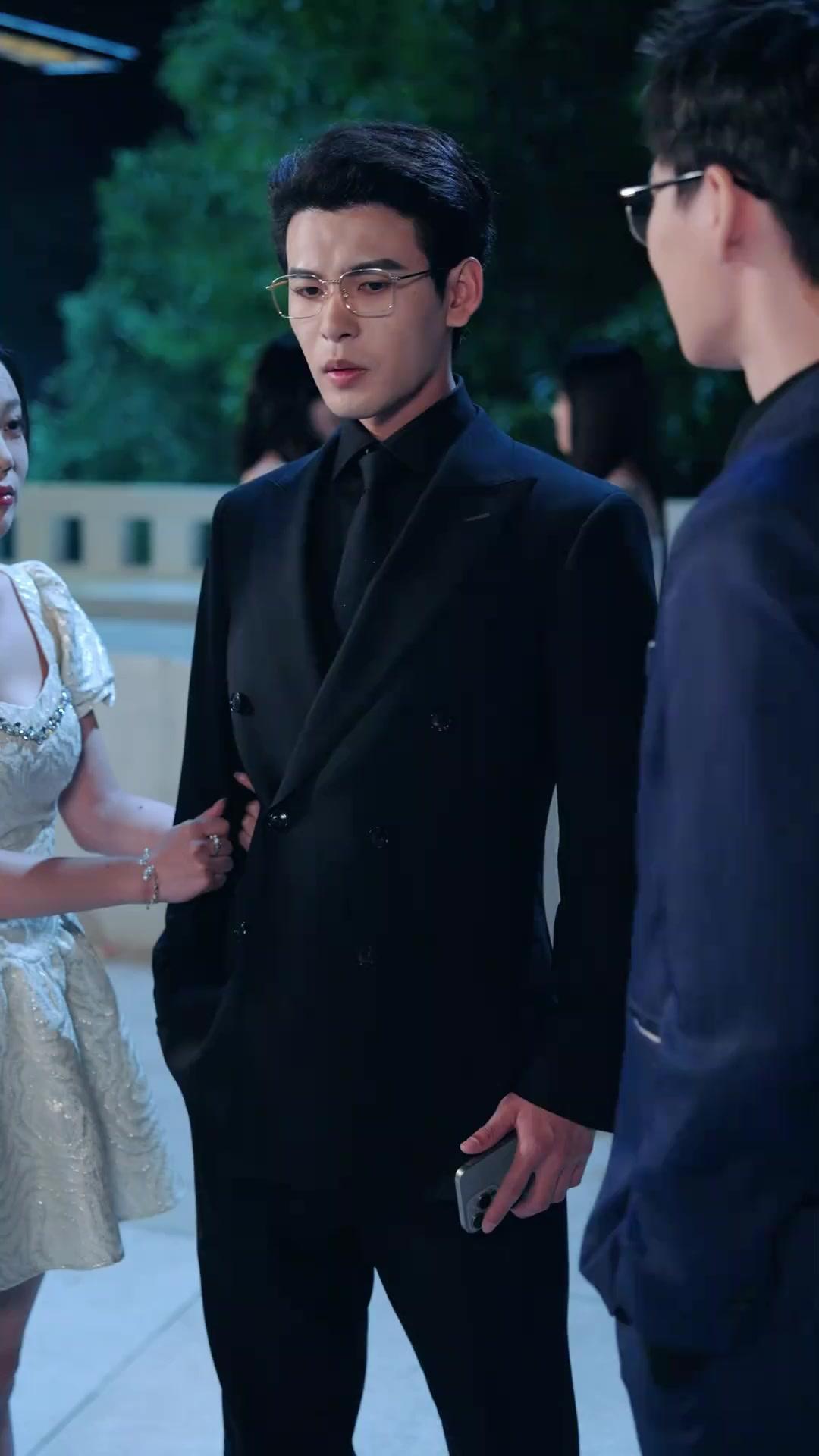 Patah & Dilamar & Dikhianati, Hari Sama