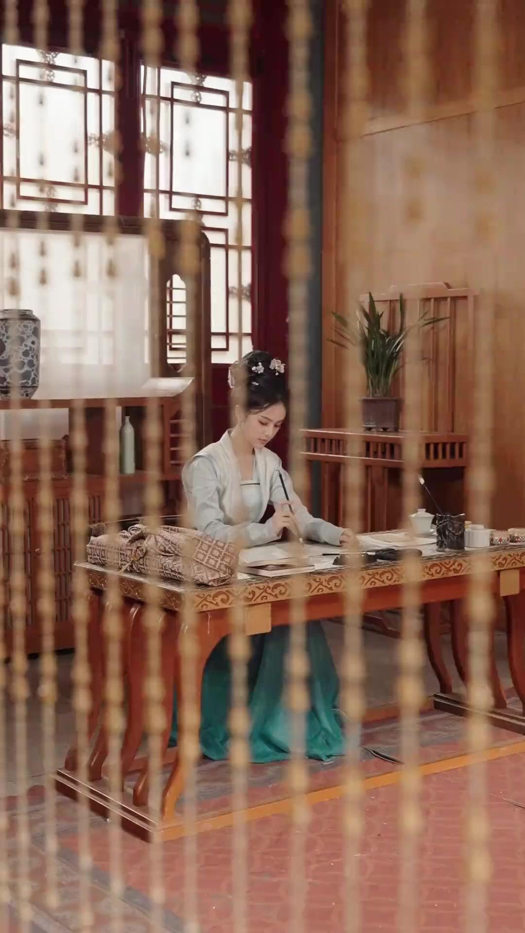 Your Majesty… I’m Just a Courtesan!