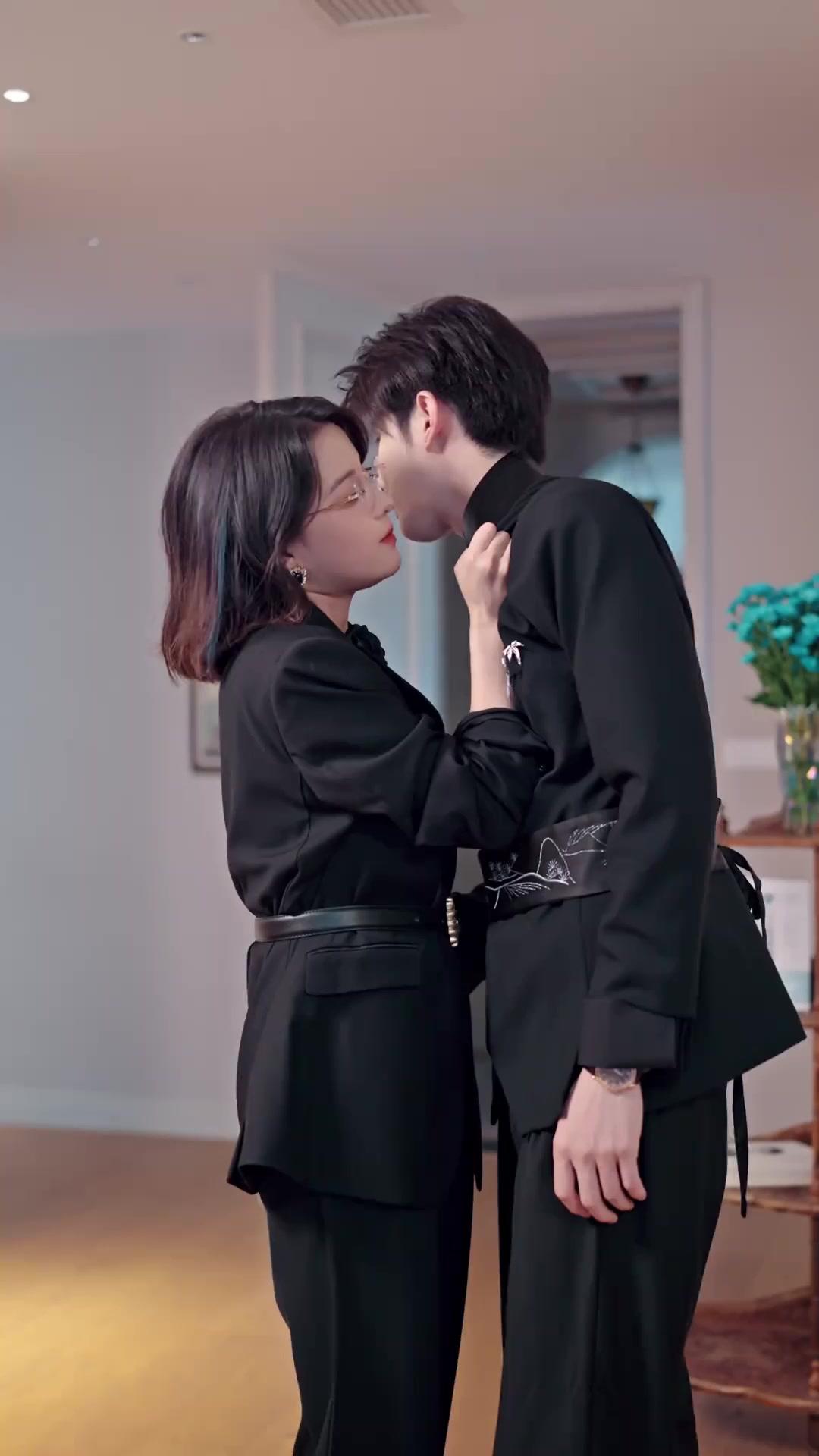 Hired a Billionaire as Baby’s Dad 