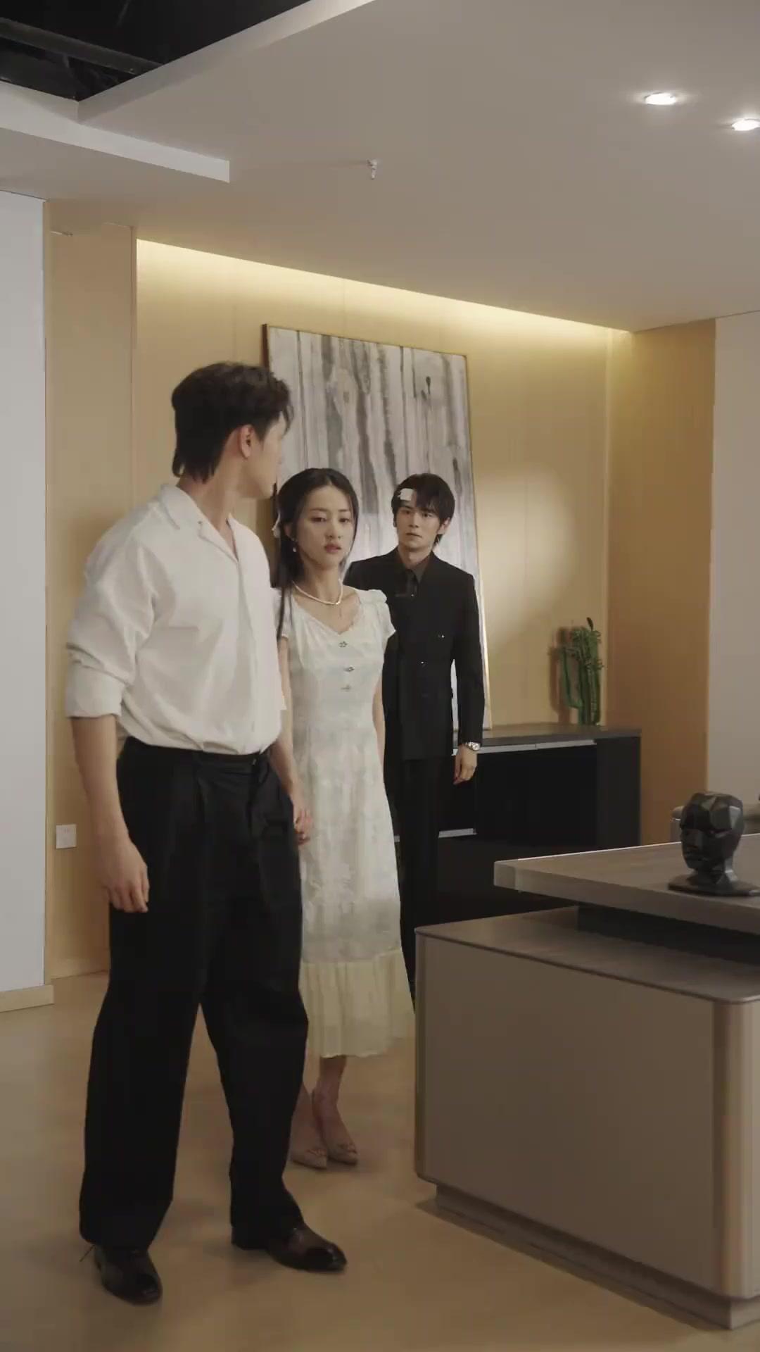 (Doblado) ¿La sustituya de quién?