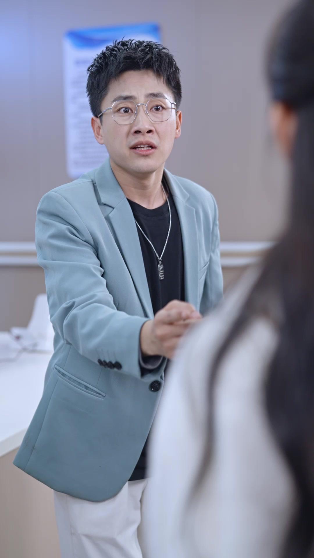 Renascida para Desmascarar Falsa Amiga