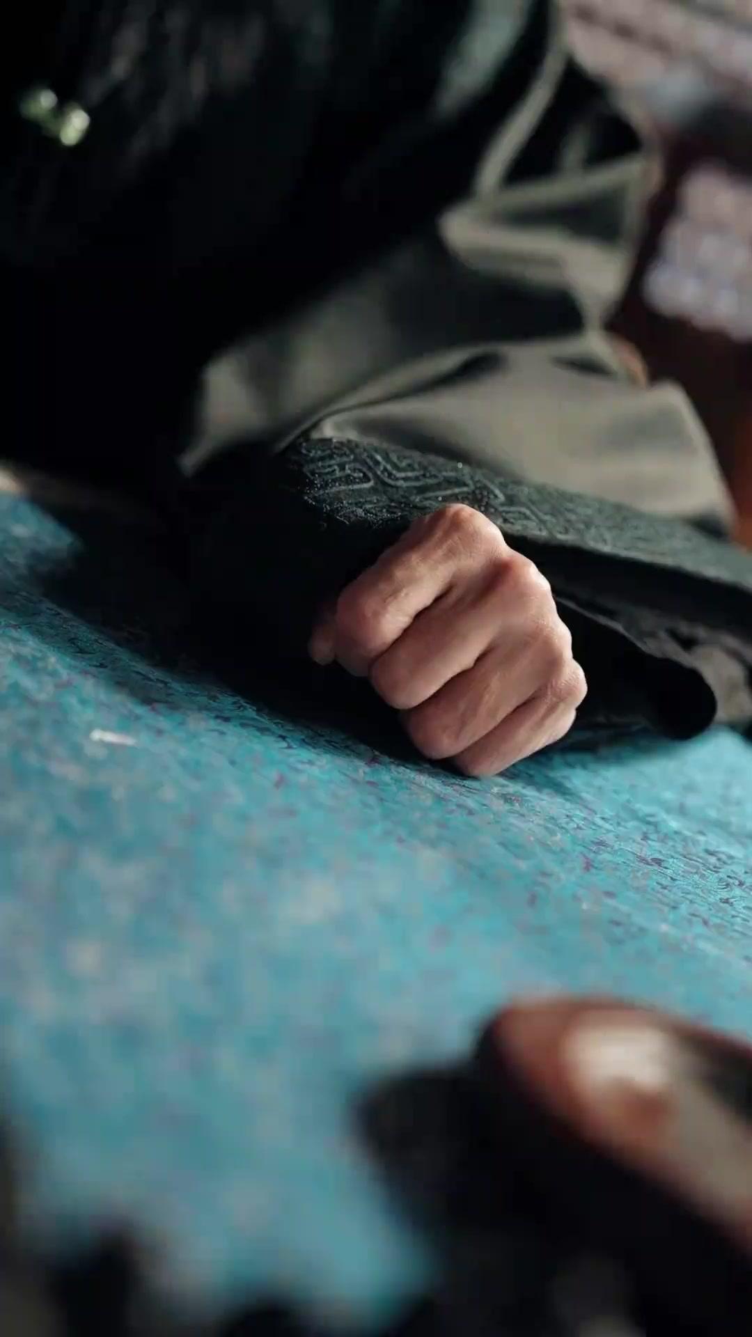 Rote Hochzeit, weißer Sarg