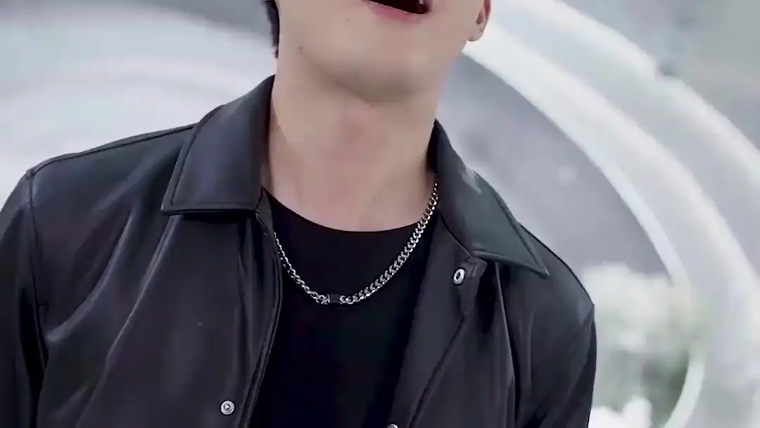 Glasses Off, Game On