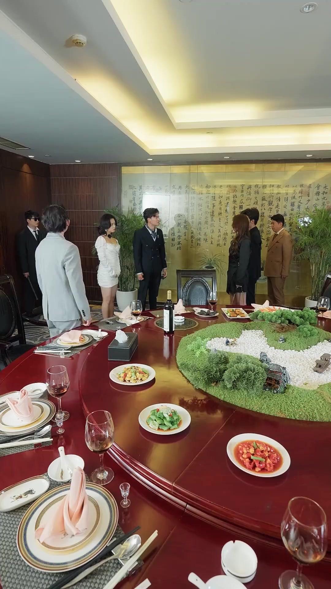 (더빙)차인 그날, 여대표님과 결혼했다