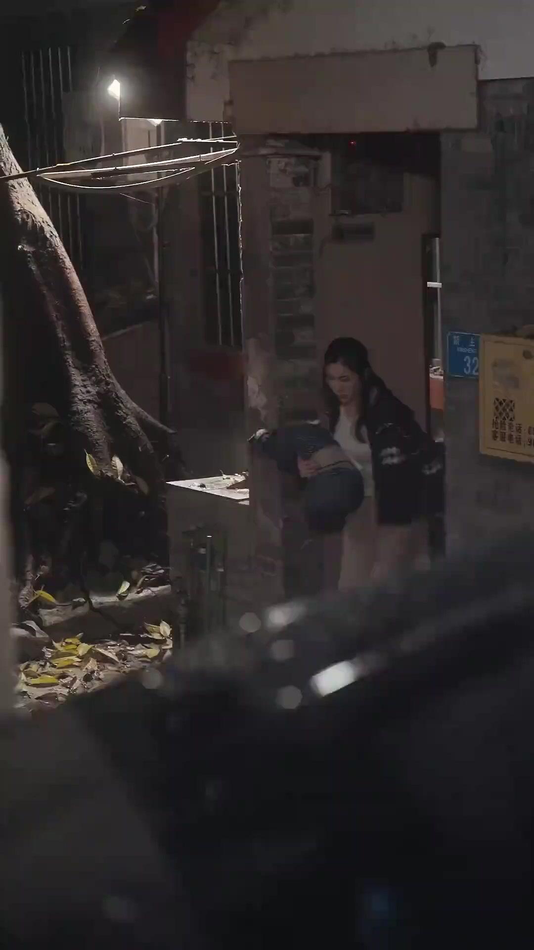 UNE FAMILLE TROP TARD