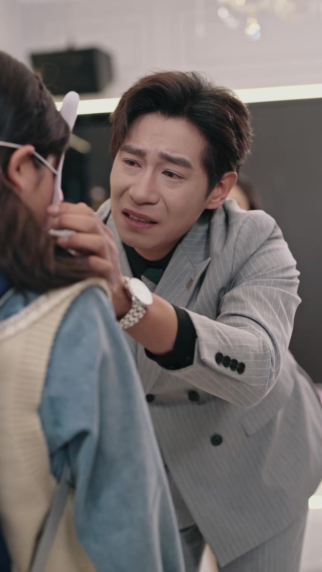 Las estrellas brillan en el cielo