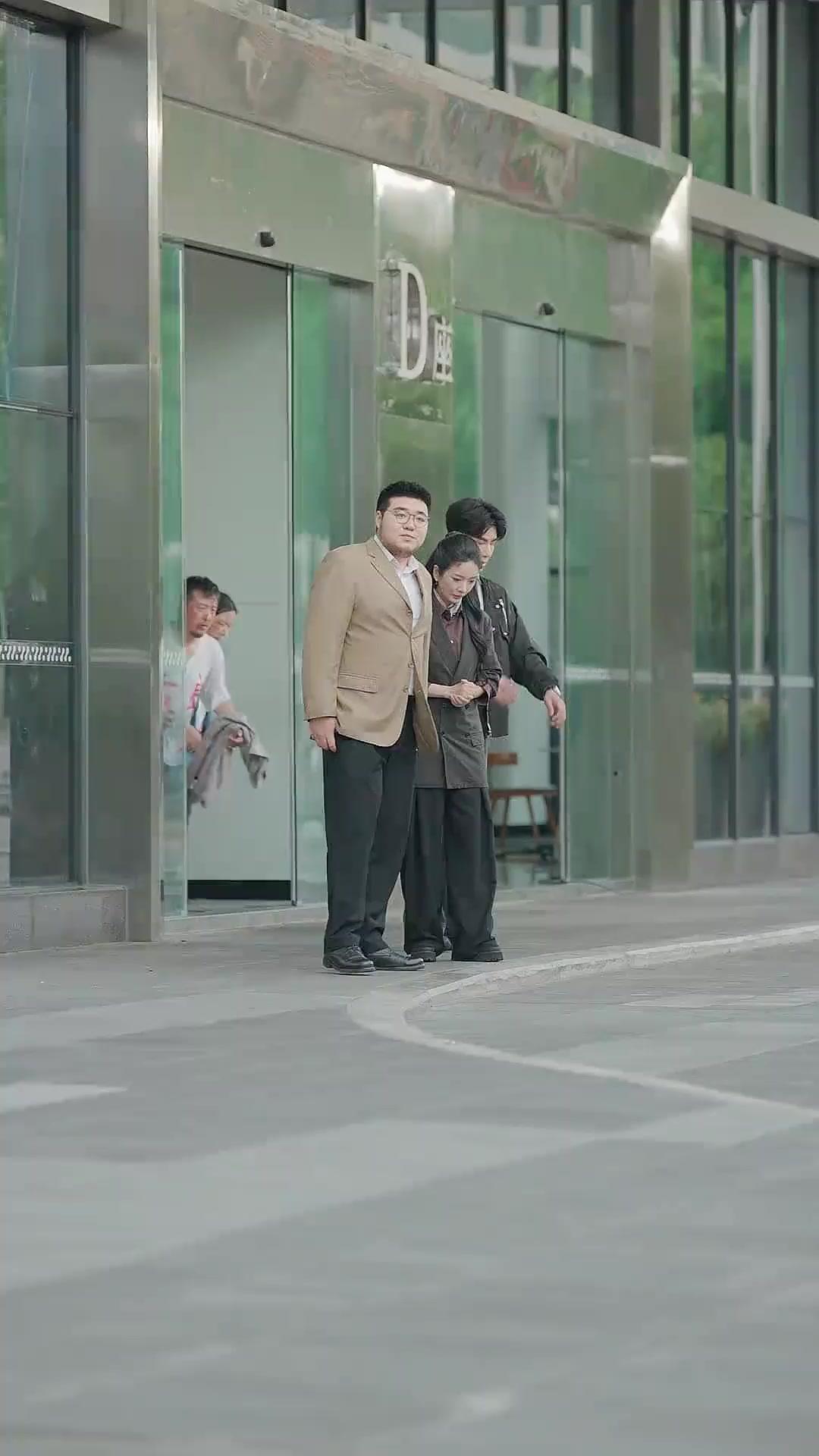 (Doblado) Intolerable