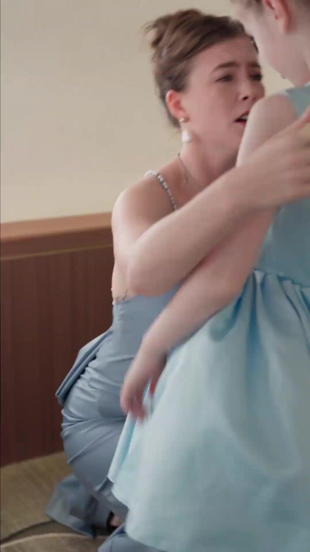 (Doblado) Él no es tu esposo