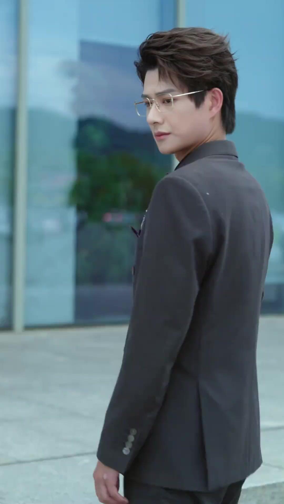 Bos, Jangan Cerai Dulu!