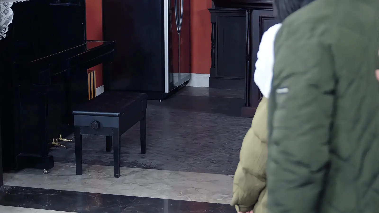 Nora's Journey Home: When the Folder Speaks Louder Than Words