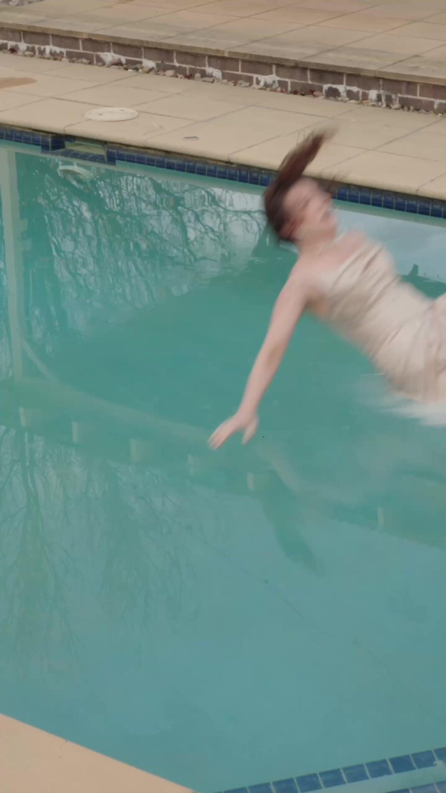 Ten Billion Housewife