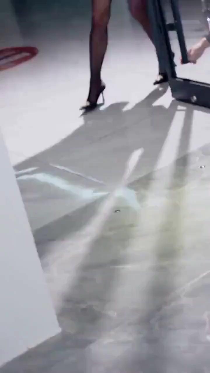 (Dublajlı) Eşsiz Qilin Bedeni