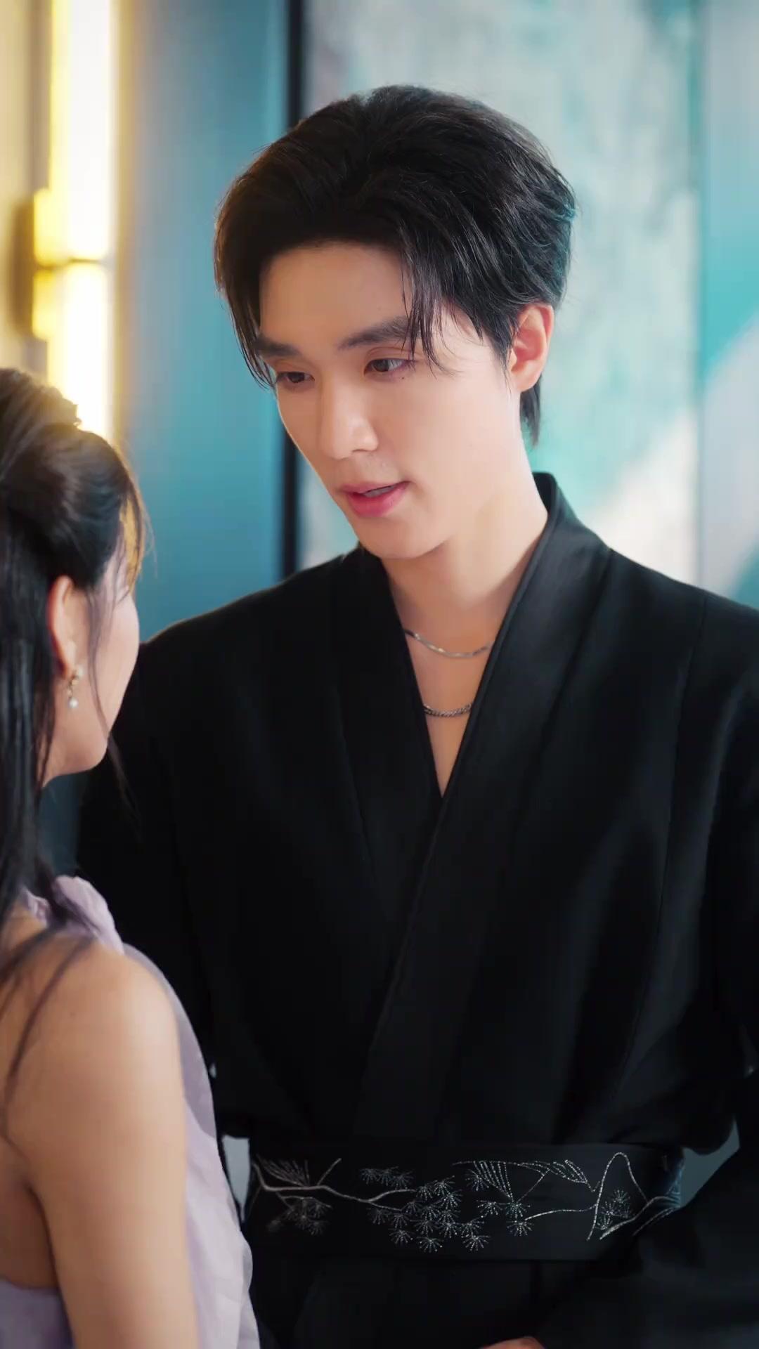 (Sulih suara)Sulih suaraPelindung Sang Mawar