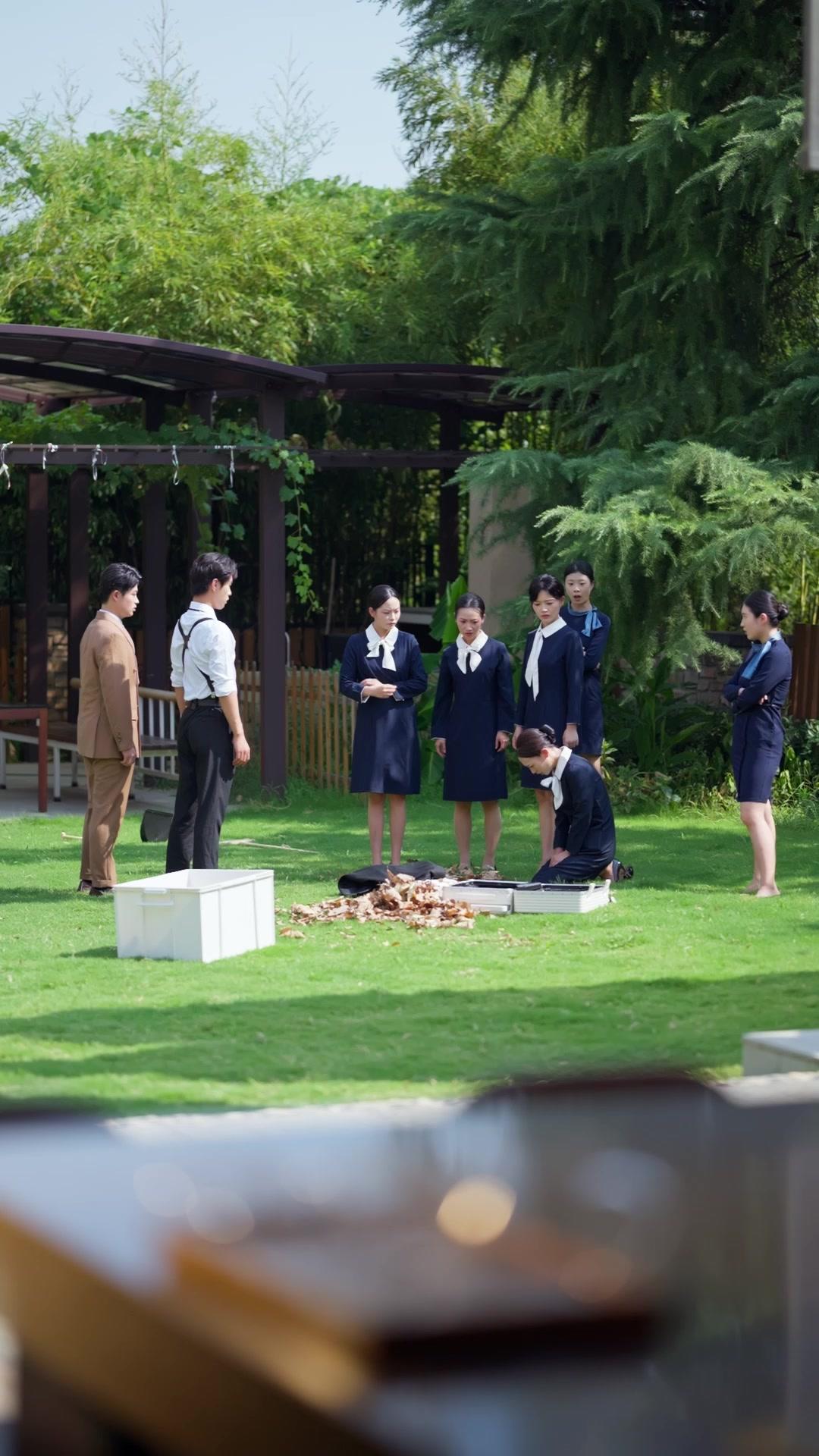 Dusta Terbongkar, Cinta Bermahkota