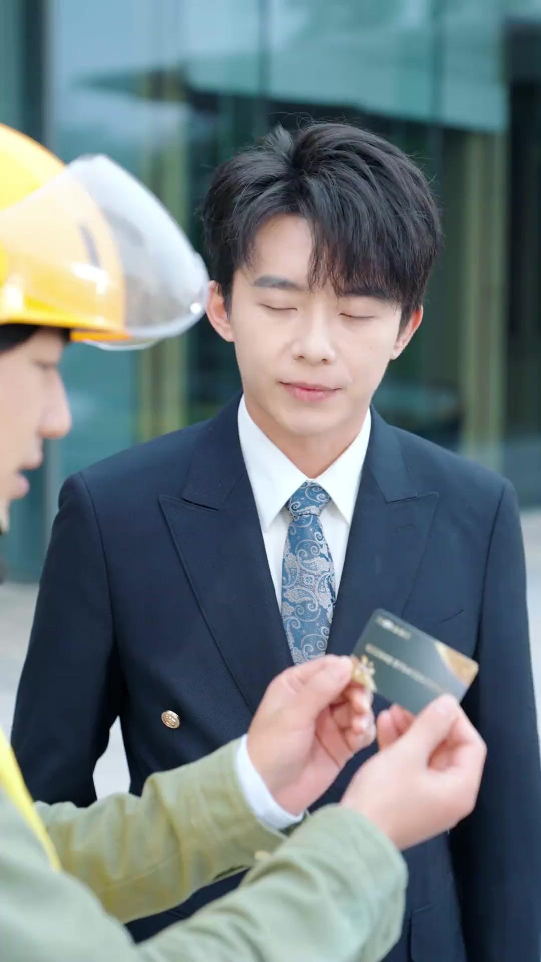 Ms. CEO vs. Mr. Trash Husband 2.0