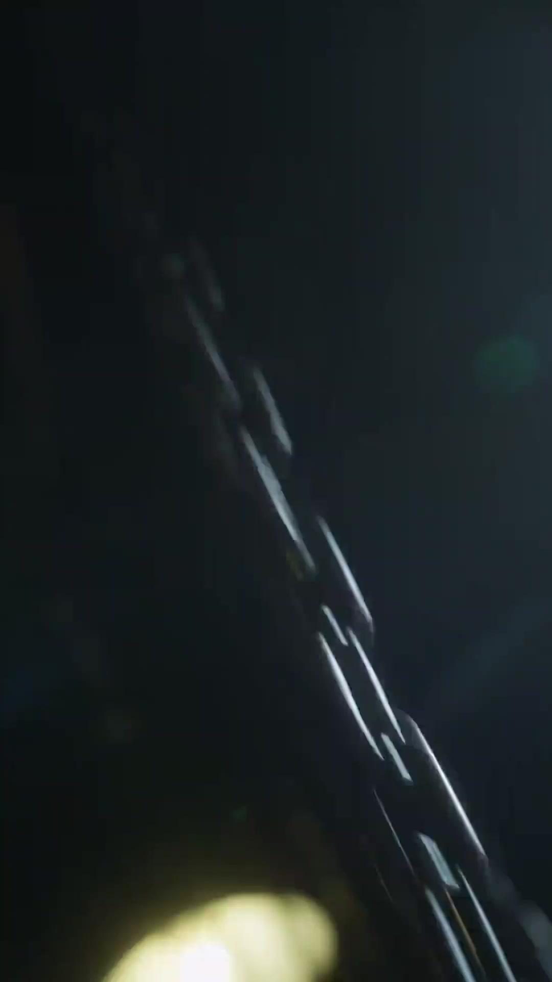 어둠 속의 신, 육철