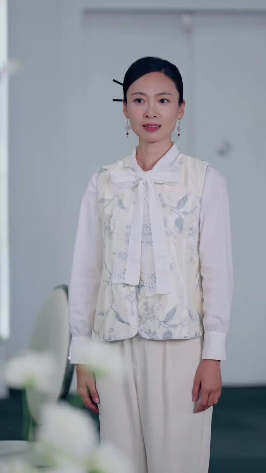 (Dubbed) She Roars Back