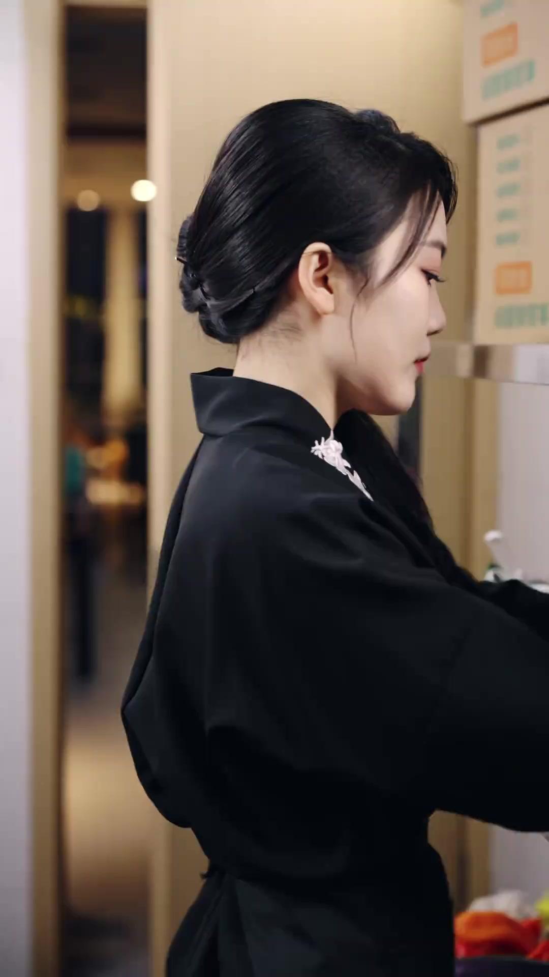 Dewa Masak Jatuh dari Langit