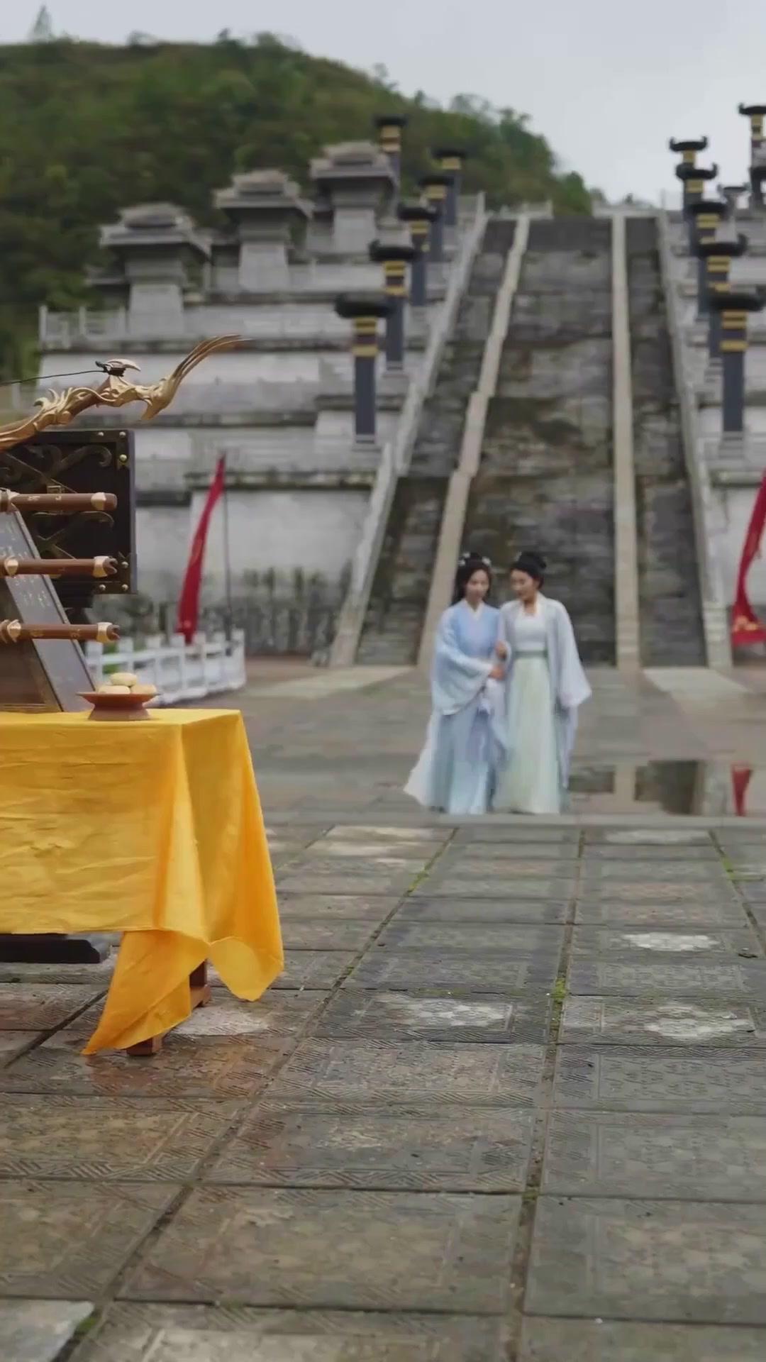 （Dubbed）No Mercy for the Crown