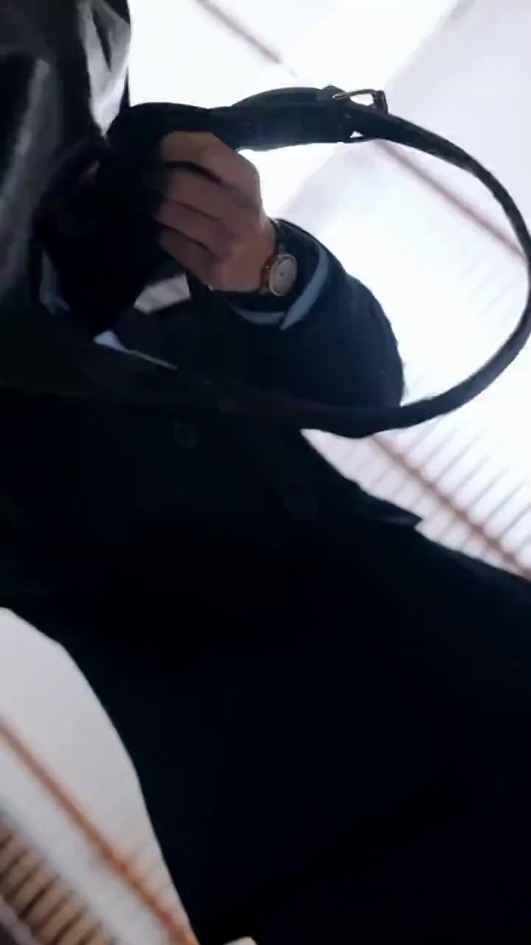 窓口越しの運命の交差点