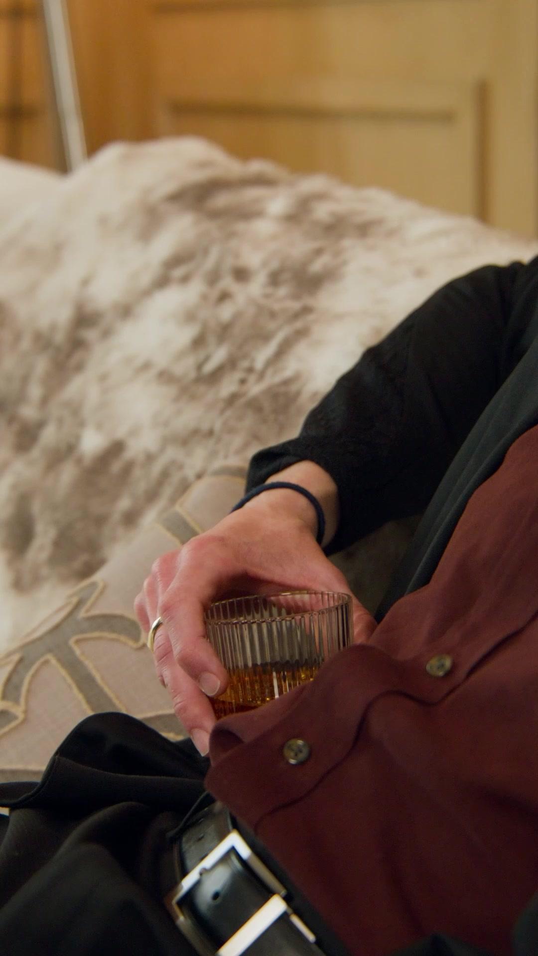 The Rose Comes With Thorns-2