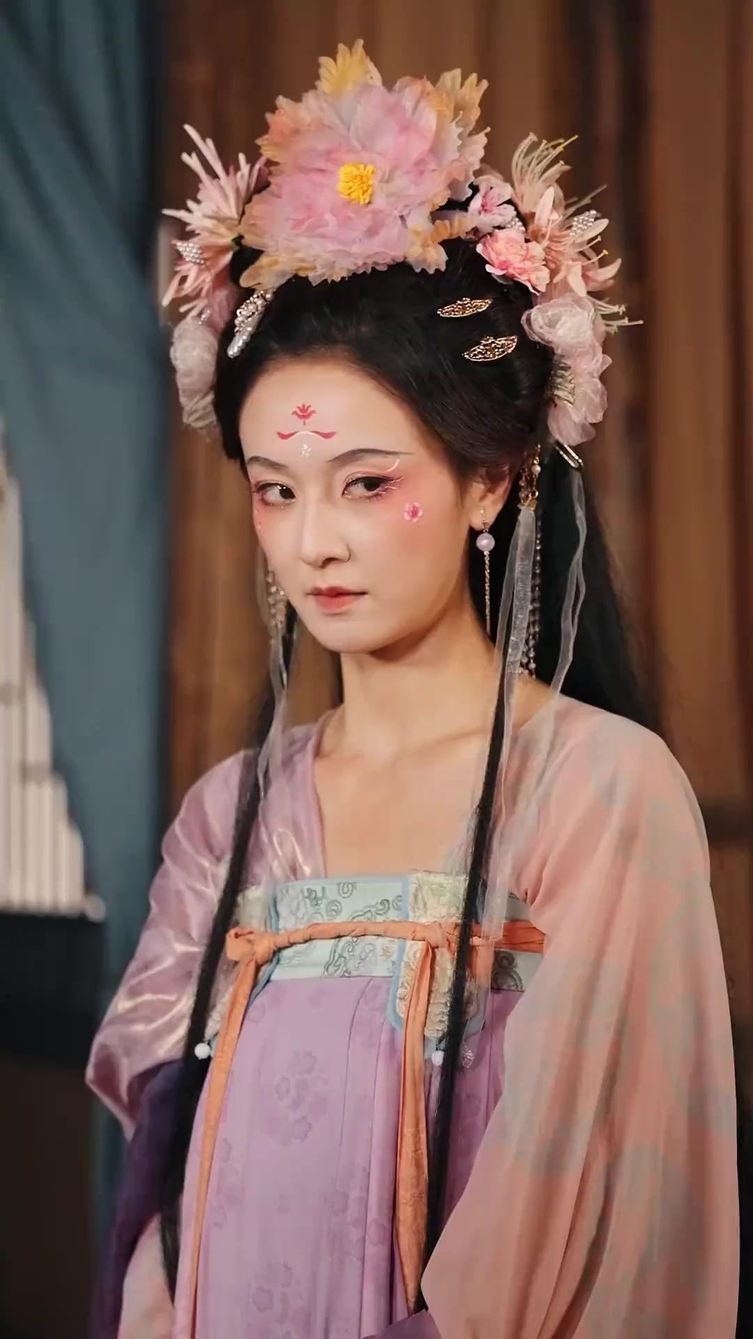 （國語）燕歸樓裡鳳還巢