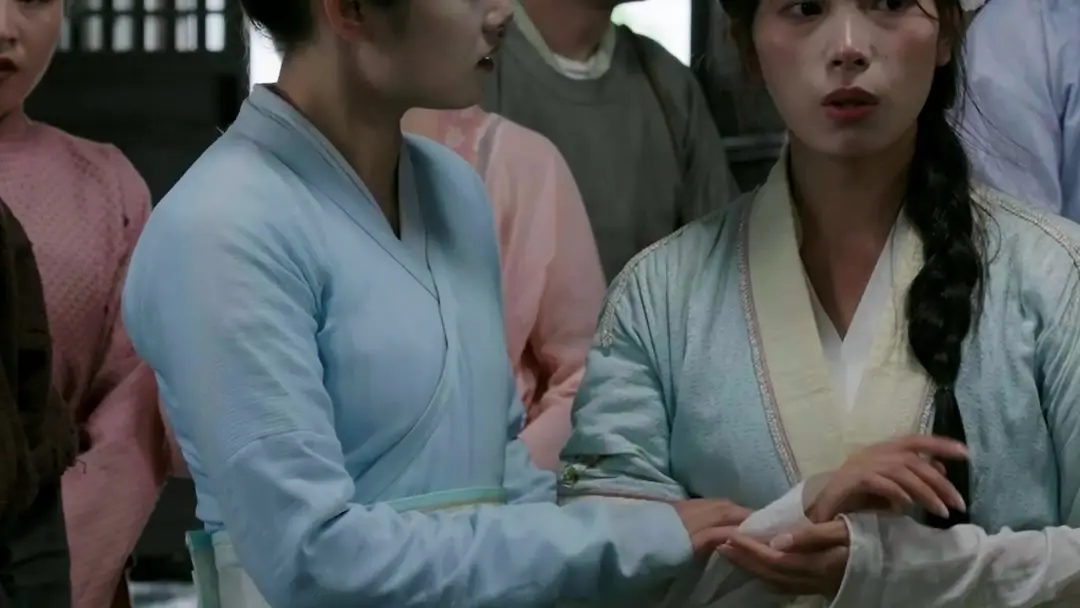 Kneeling in Silk, Screaming in Silence