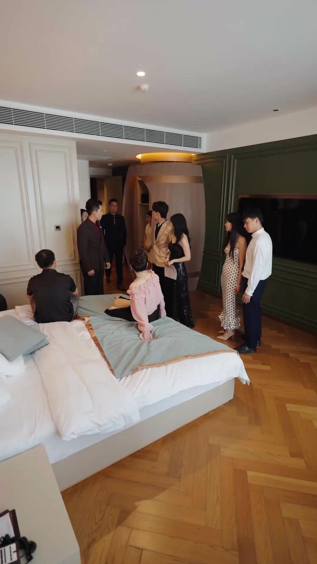 Reborn as the Tycoon’s Vengeful Bride