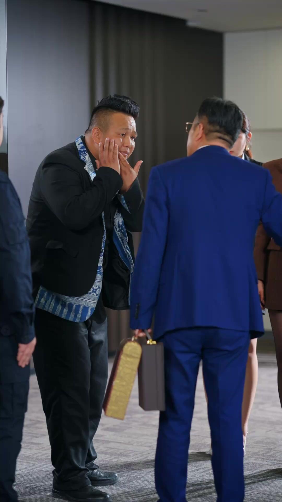 窮養二十年，開局配總裁