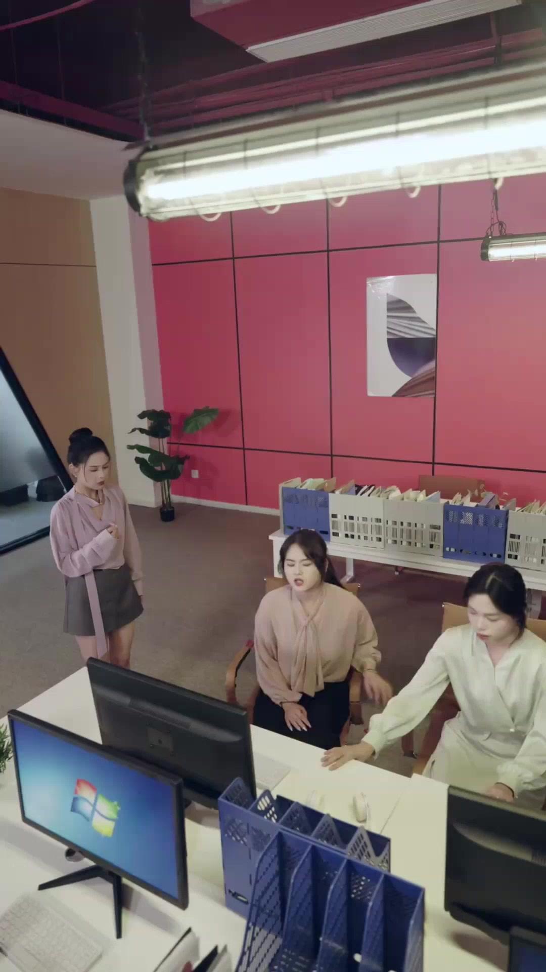 (Doublage)L'ÉPOUSE ULTRA-FERTILE DU PDG STÉRILE