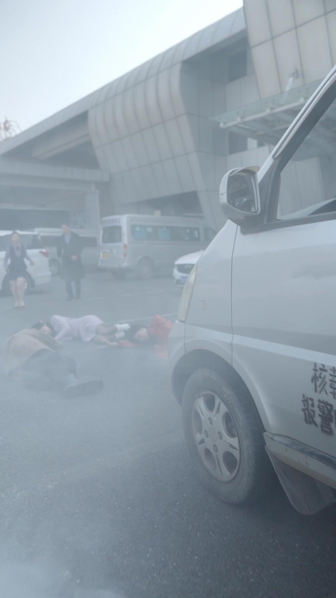 Geçmiş Uzak Bir Düştü