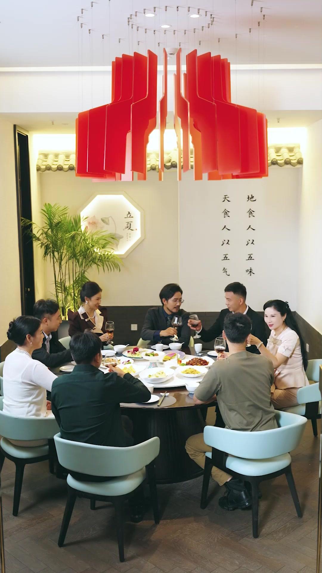 Kidding? That Washer Guy's a Racing PRO!  