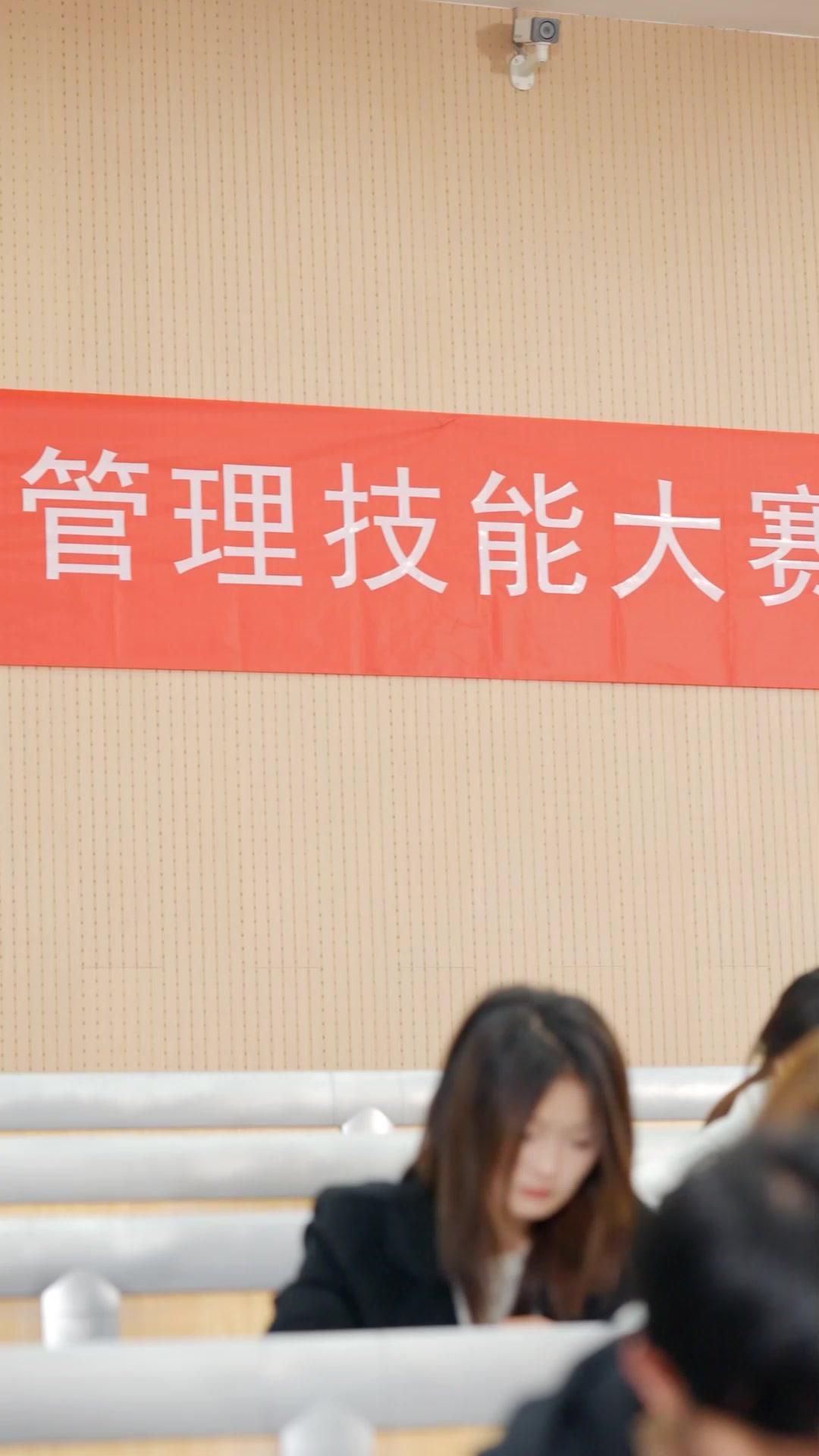 她的復仇，他的救贖