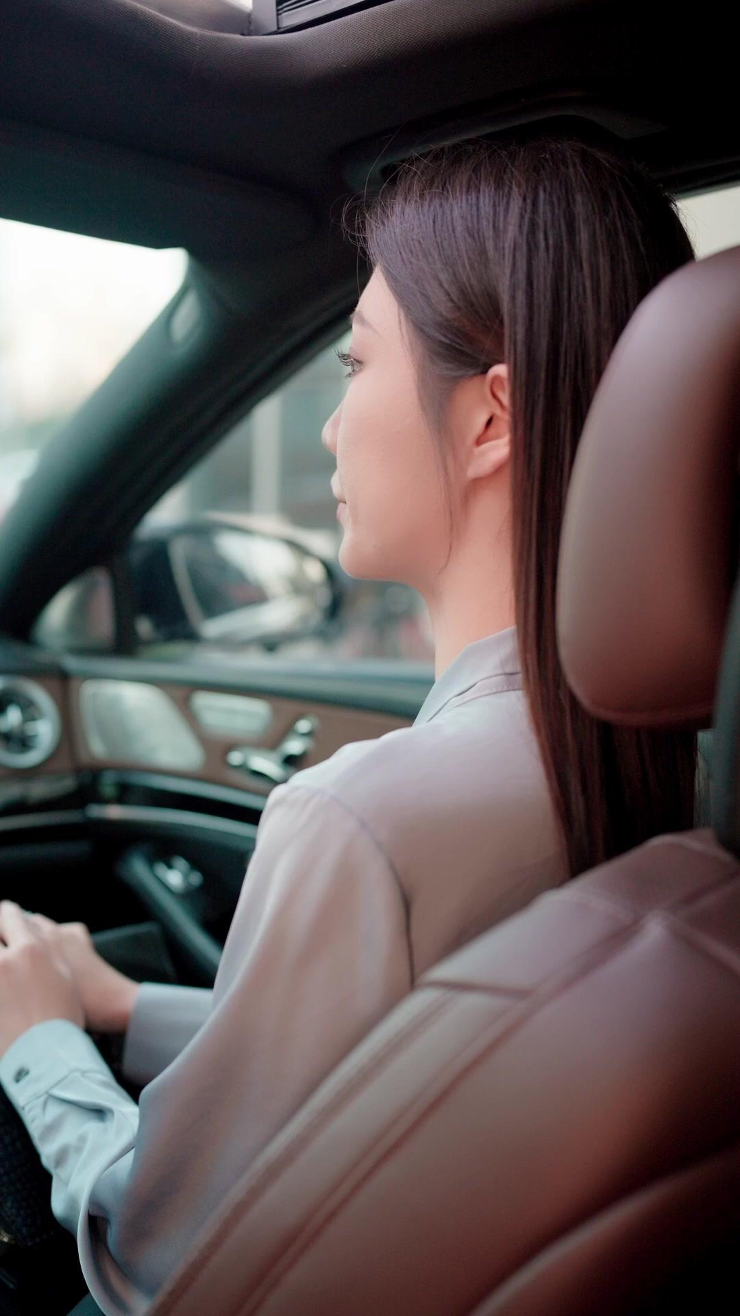 Cross Me? My Dad's a Tycoon!