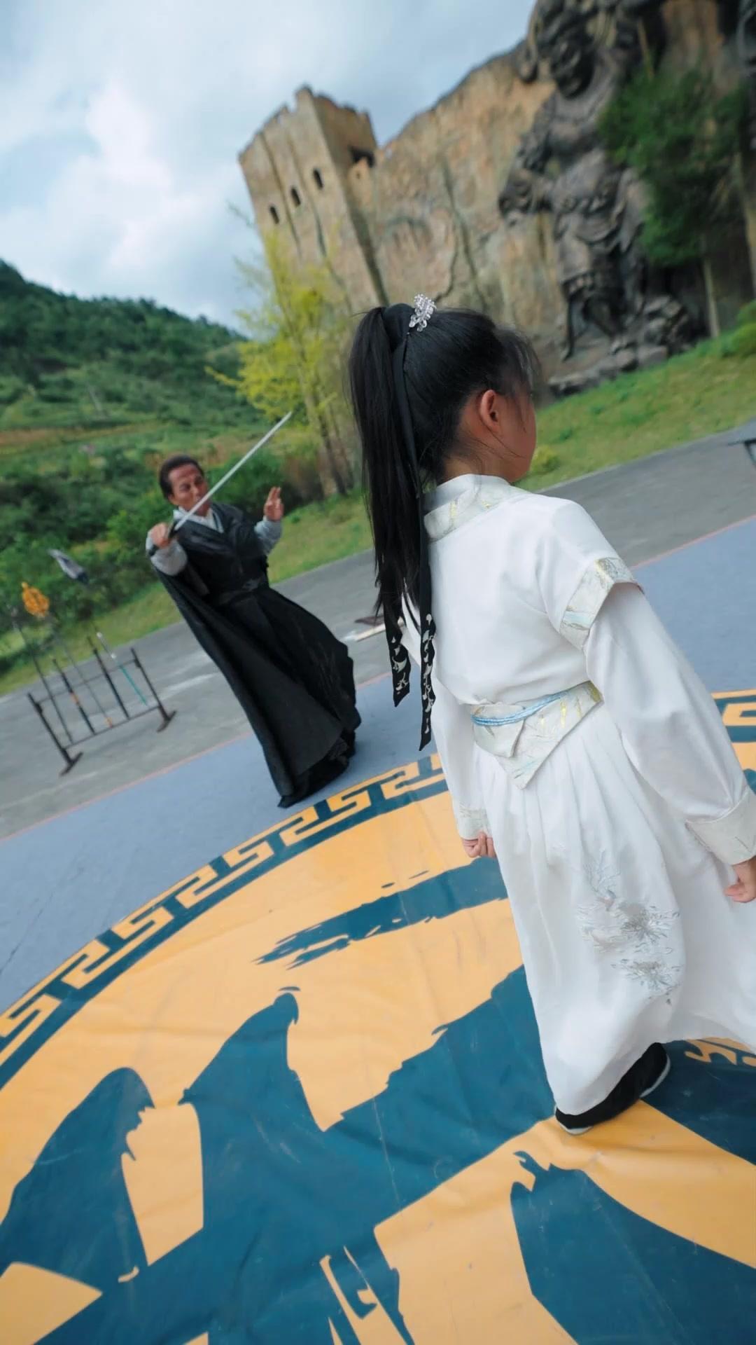 小さな宗祖 剣で物申す