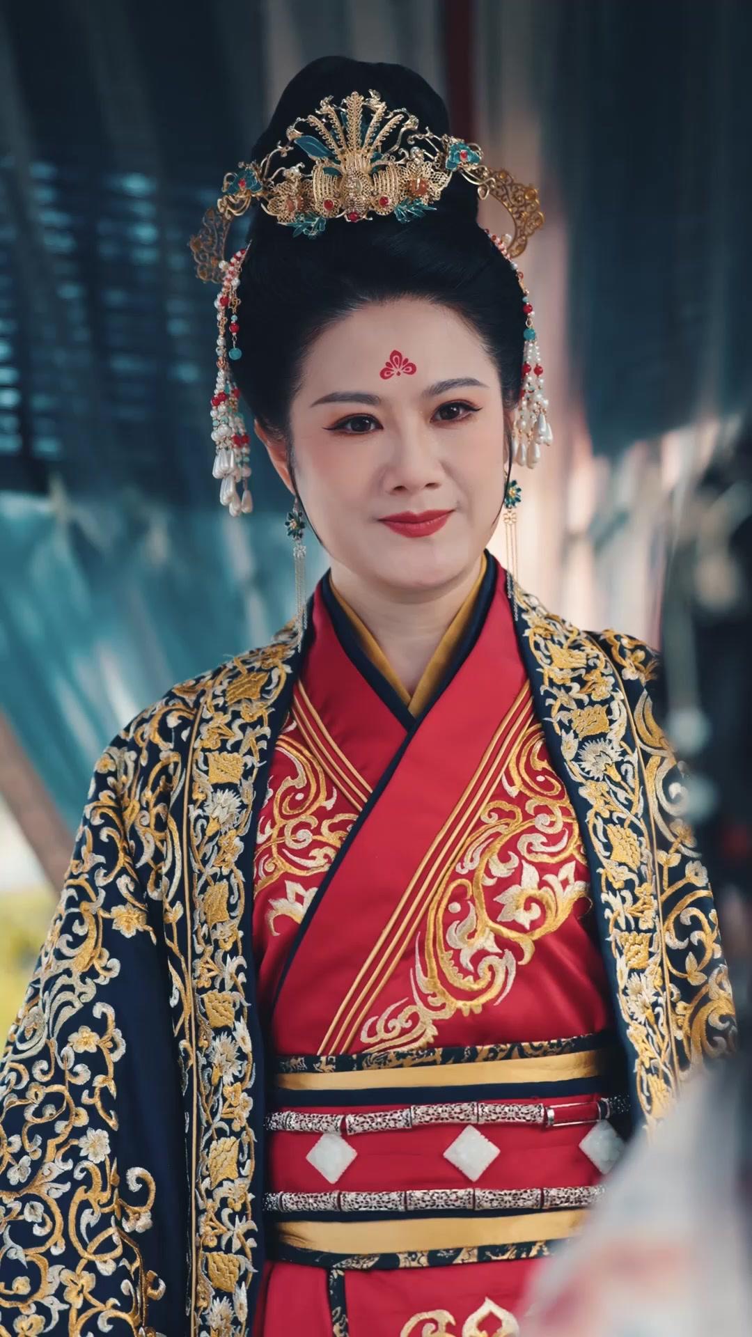 Ibuku dayang, Aku Kaisar